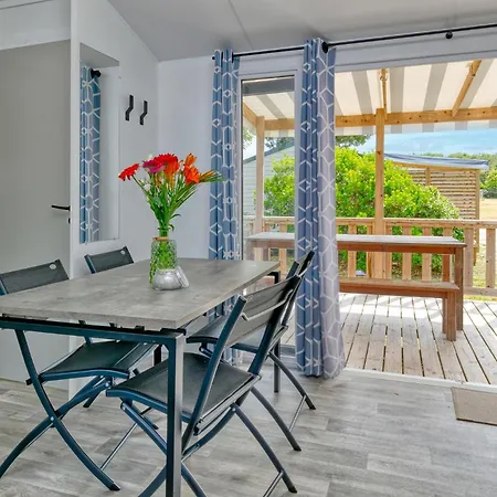 Le Village De La אתר קמפינג