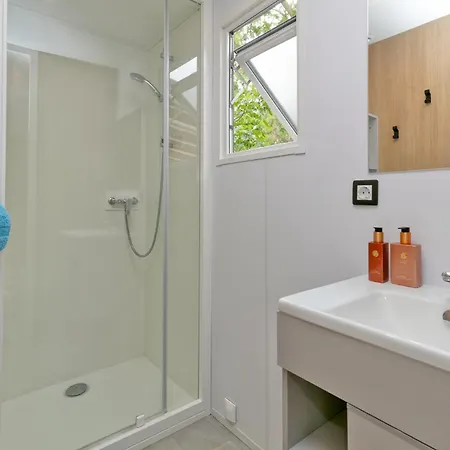 Le Village De La אתר קמפינג 4*