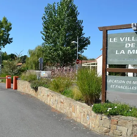 مكان تخييم Le Village De La