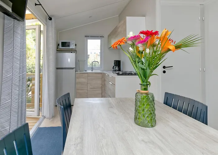 Le Village De La Les Moutiers